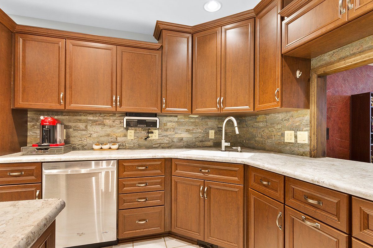 How to Remove Shelf Liner From Cabinets