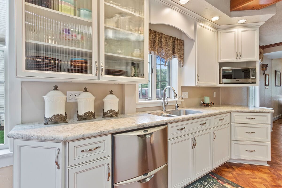 KITCHEN AND BATH MAKEOVERS ON A BUDGET